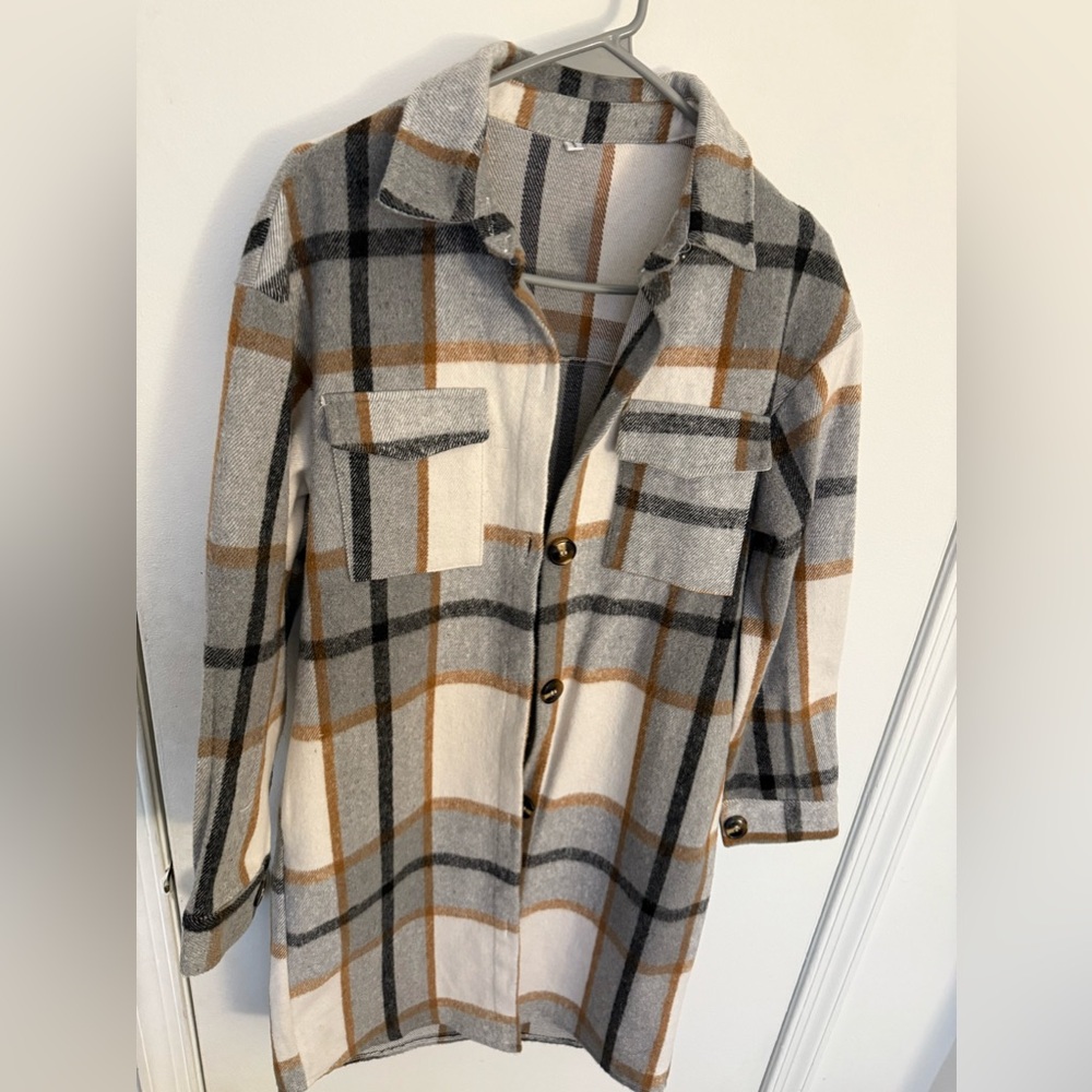 Women’s collared button up coat